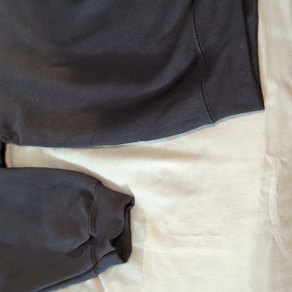 Animal Crossing Able Sisters Pullover Sweatshirt NWOT - Picture 4 of 4